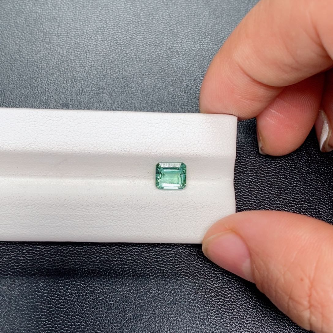 碧玺裸石未镶嵌1.46薄荷绿