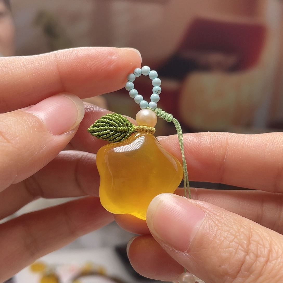 _****蜜蜡未镶嵌裸石吊坠