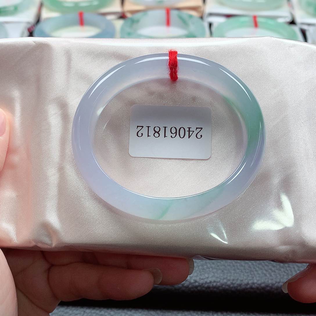 翡翠手镯（贵妃镯）未镶嵌天然A货翡翠手镯