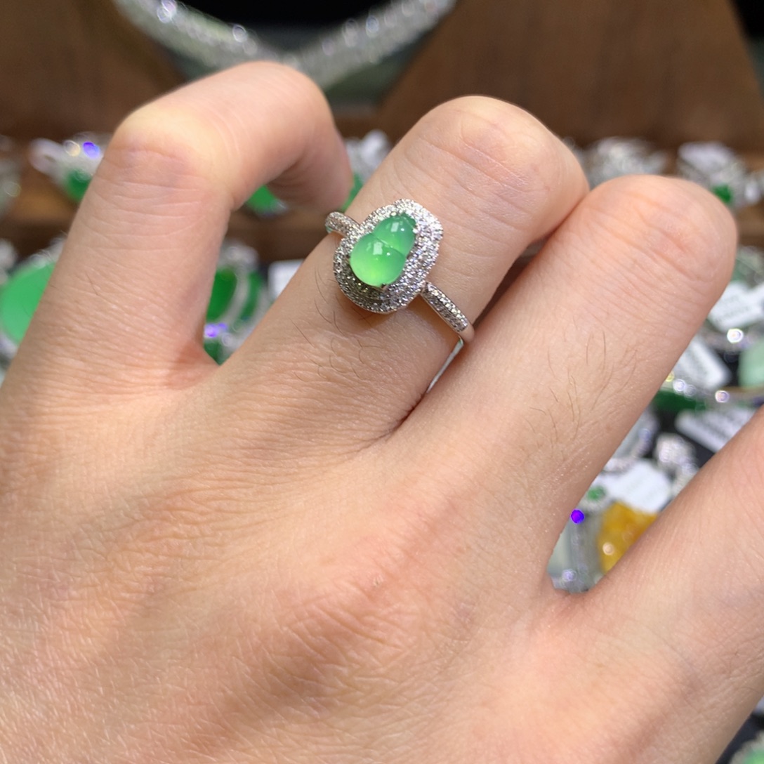 吊坠(不含链)18K金镶嵌翡翠