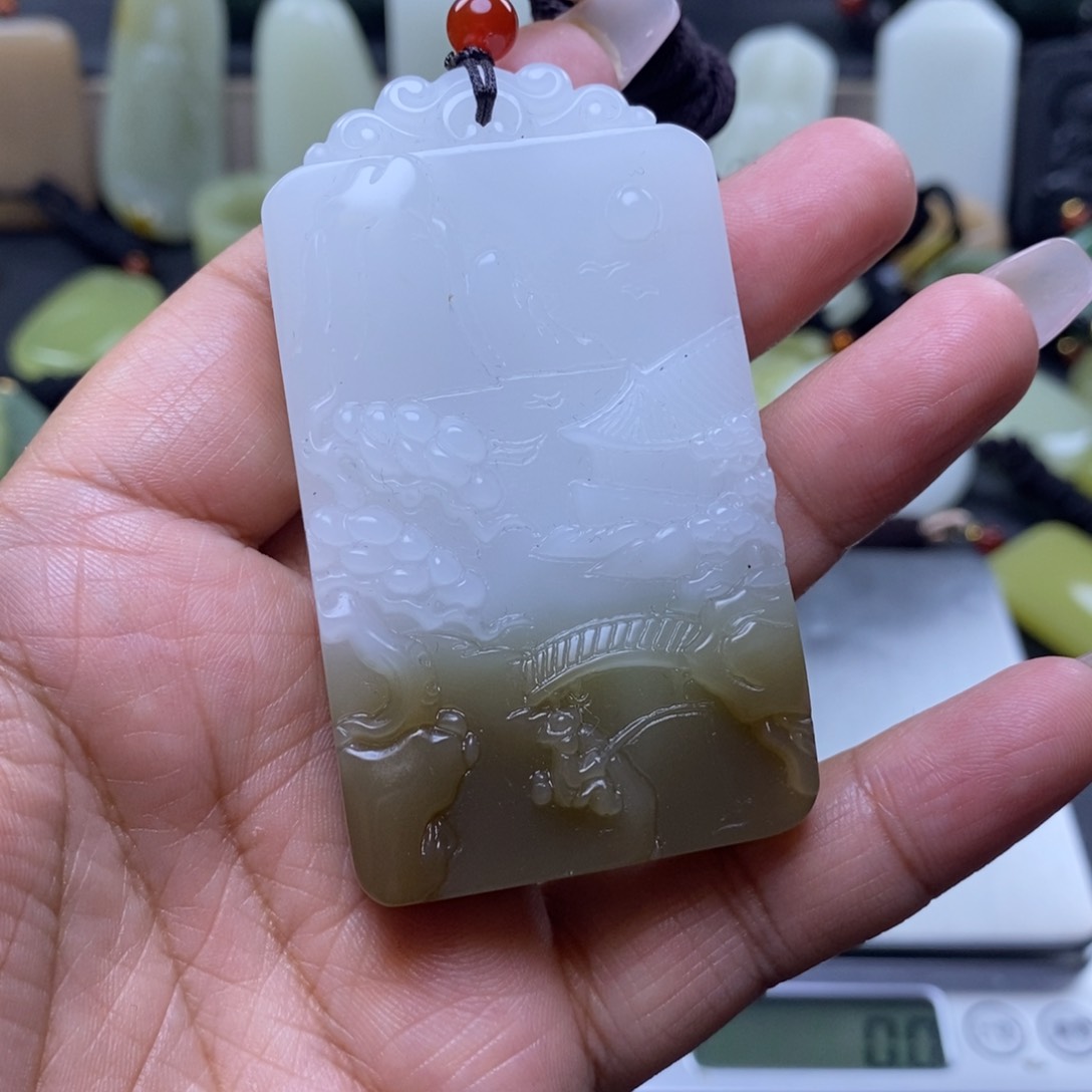 和田玉未镶嵌颈饰