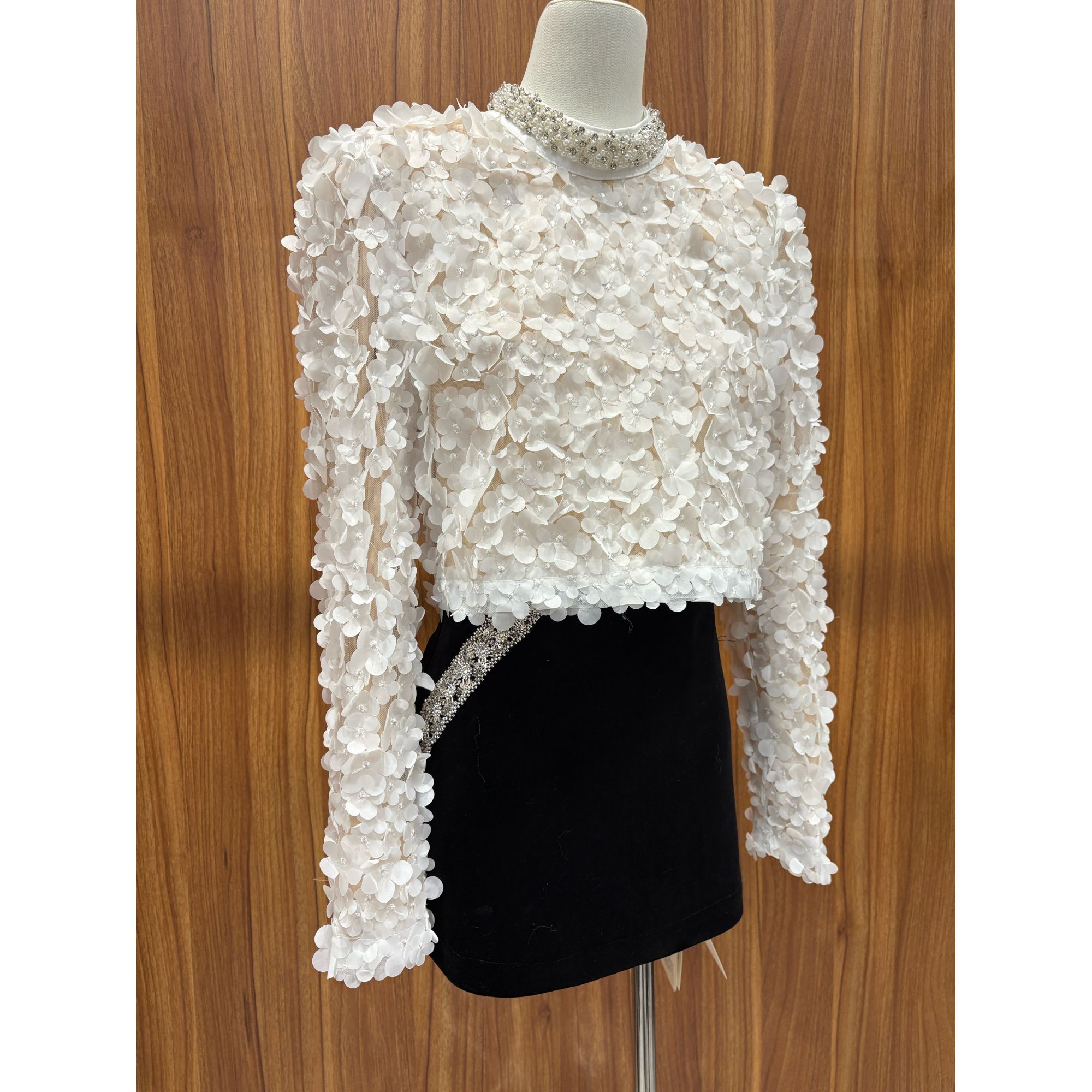 韩国独立设计师短款时尚重工轻奢名媛四叶草小花朵上衣18062