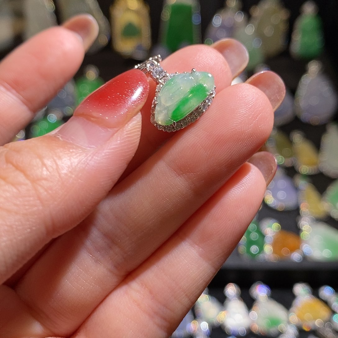 颈饰银S925镶嵌翡翠天然翡翠