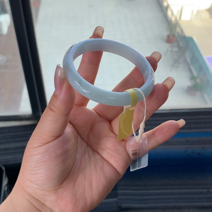 丸****翡翠未镶嵌手镯天然缅甸翡翠手镯
