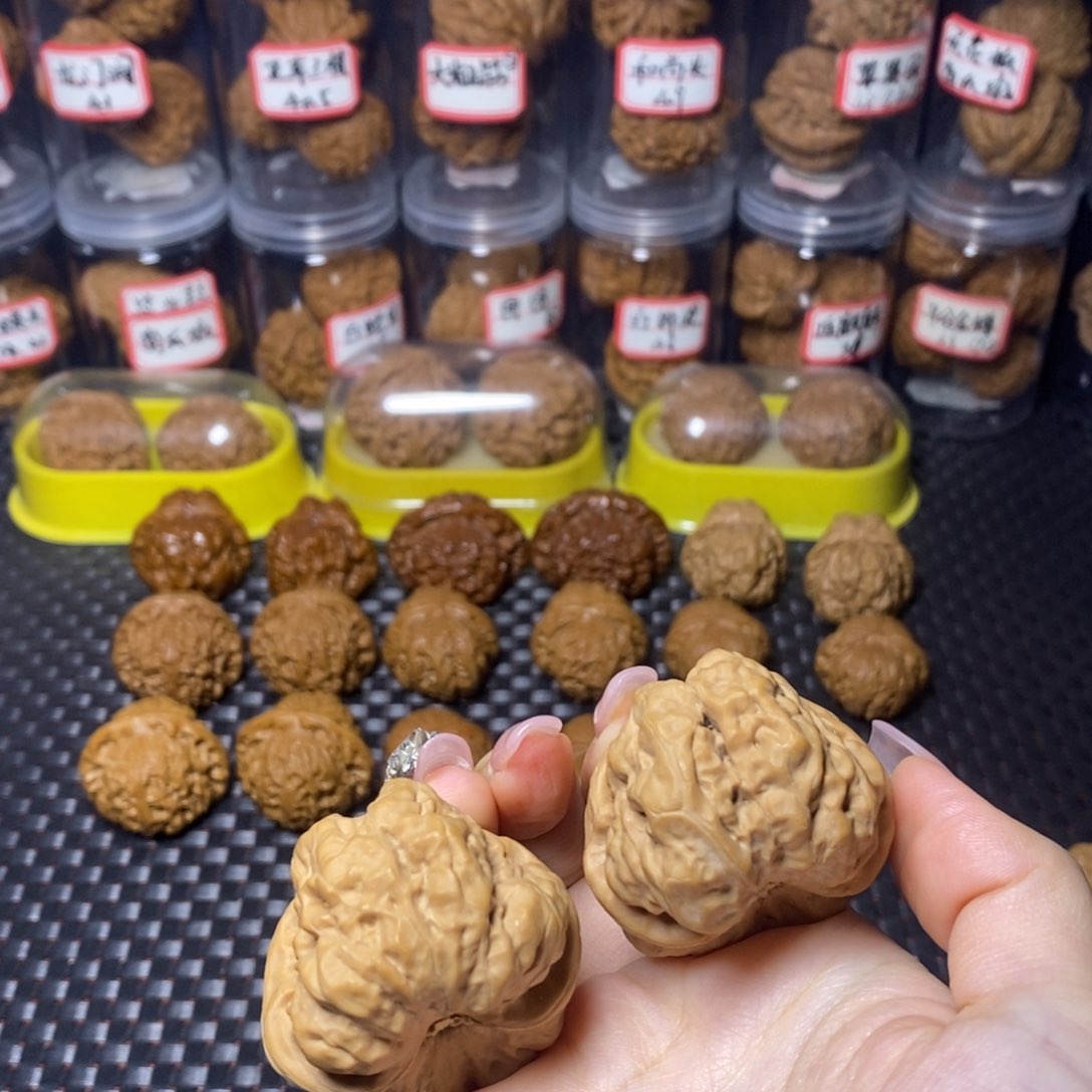 文玩核桃吊坠蛤蟆头肚子46边44