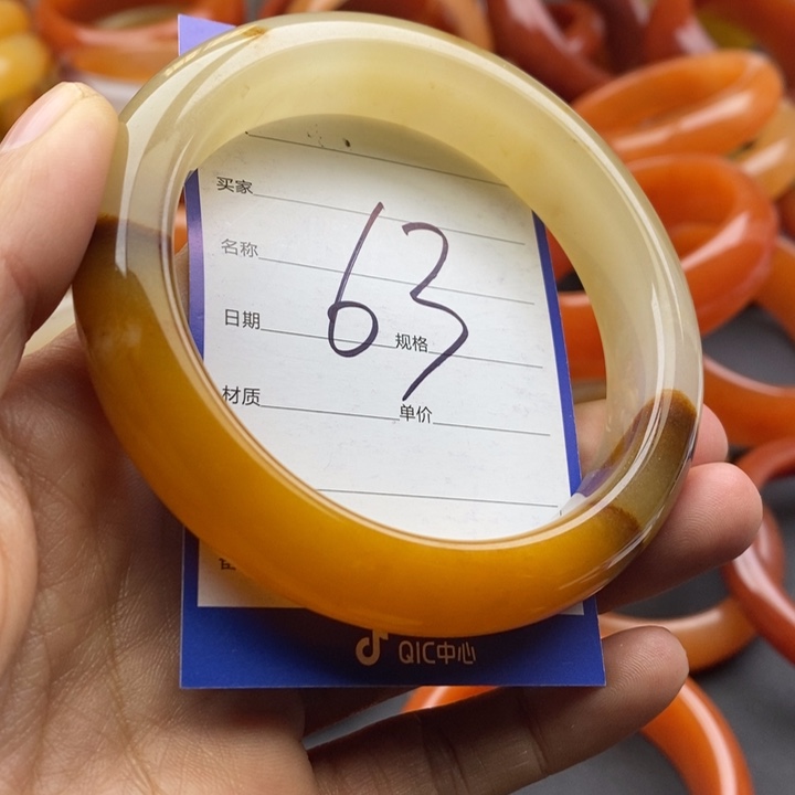 未镶嵌手镯石英质玉