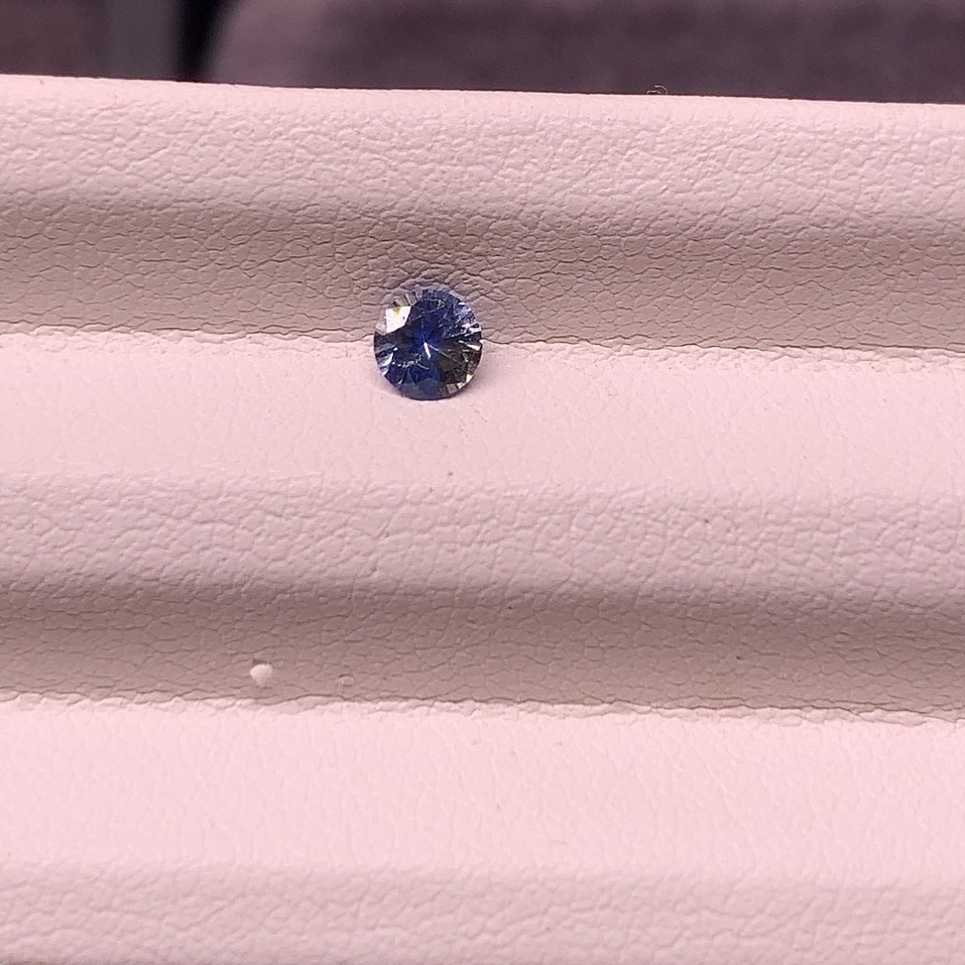 蓝宝石未镶嵌裸石22分蓝宝石