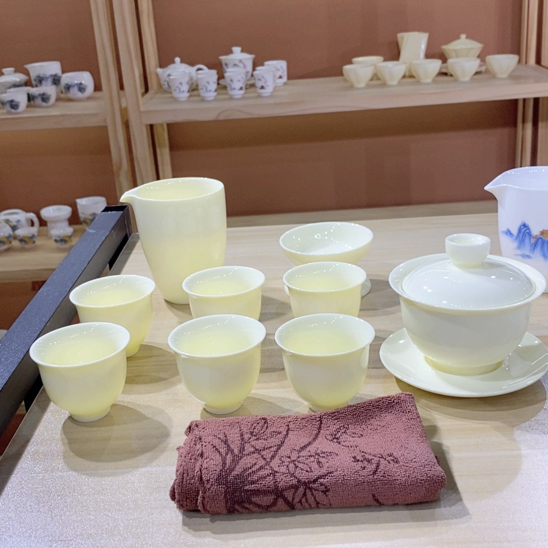 瓷片宝石黄羊脂玉套装