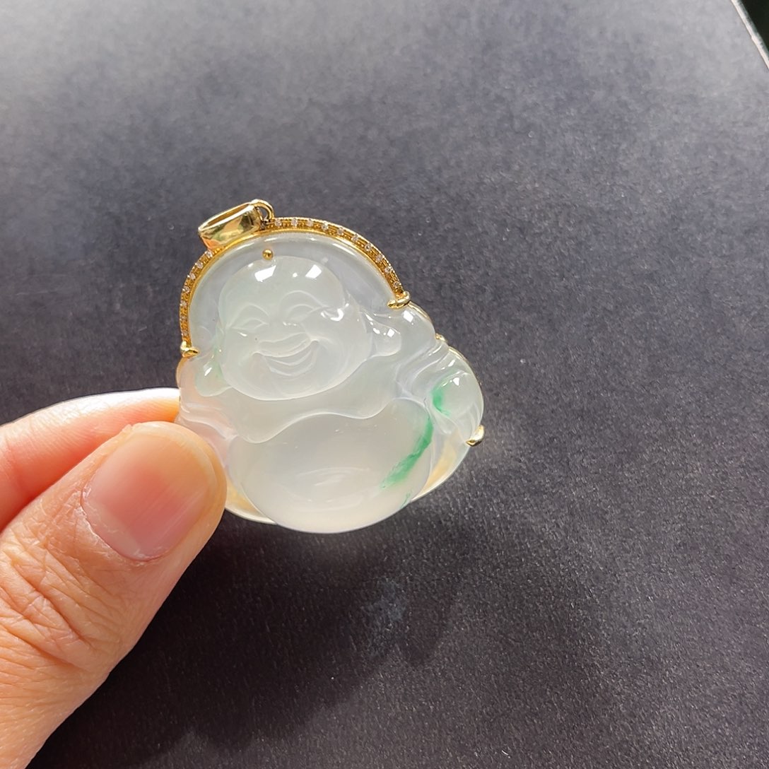 拾***心石英质玉未镶嵌颈饰