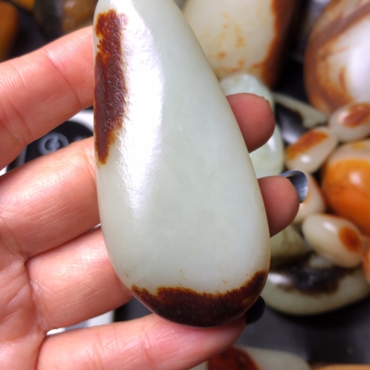 一***秋和田玉未镶嵌珠宝奇石