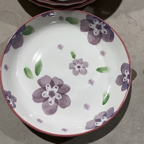 微瑕，不能明火，口径19.5，高3，2个深盘。紫花