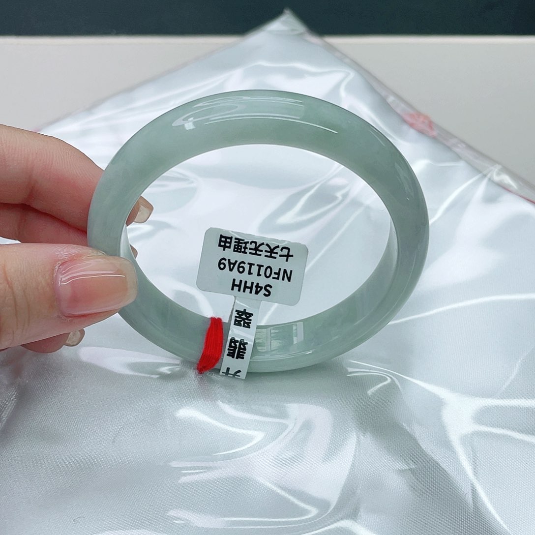 翡翠手镯未镶嵌正57.5
