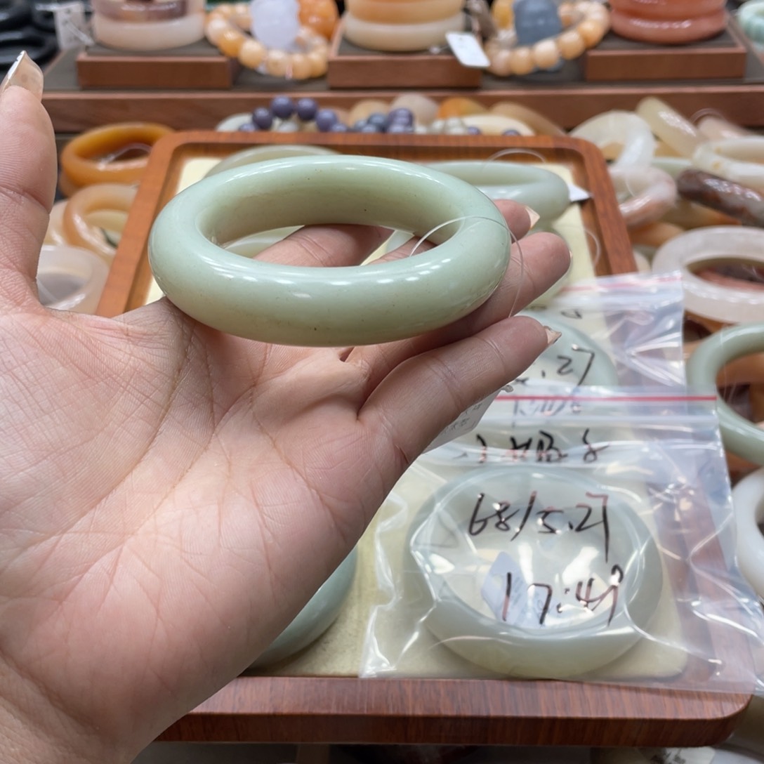 石英质玉手镯未镶嵌*️****