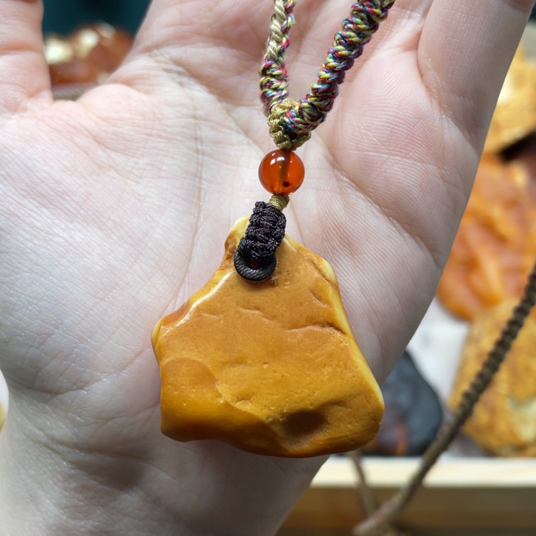 琥珀珠宝奇石未镶嵌