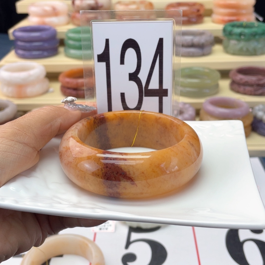 石英岩玉未镶嵌手镯