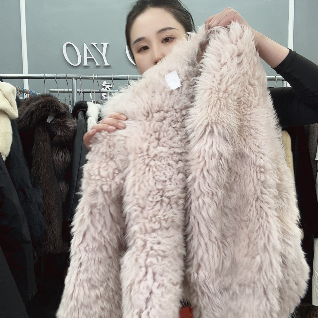 姚小妖家高端皮草