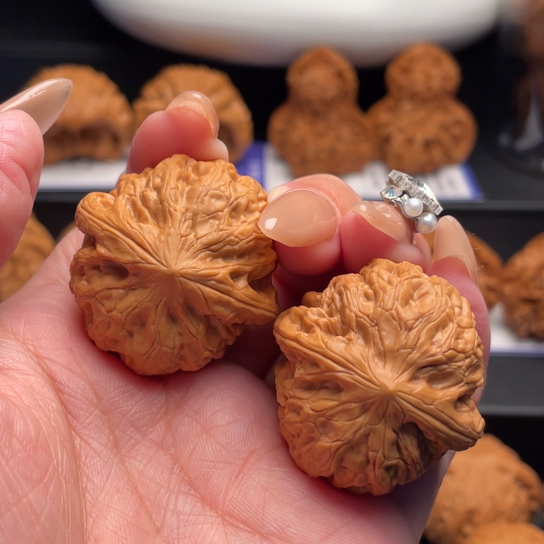 文玩核桃吊坠铁锤35