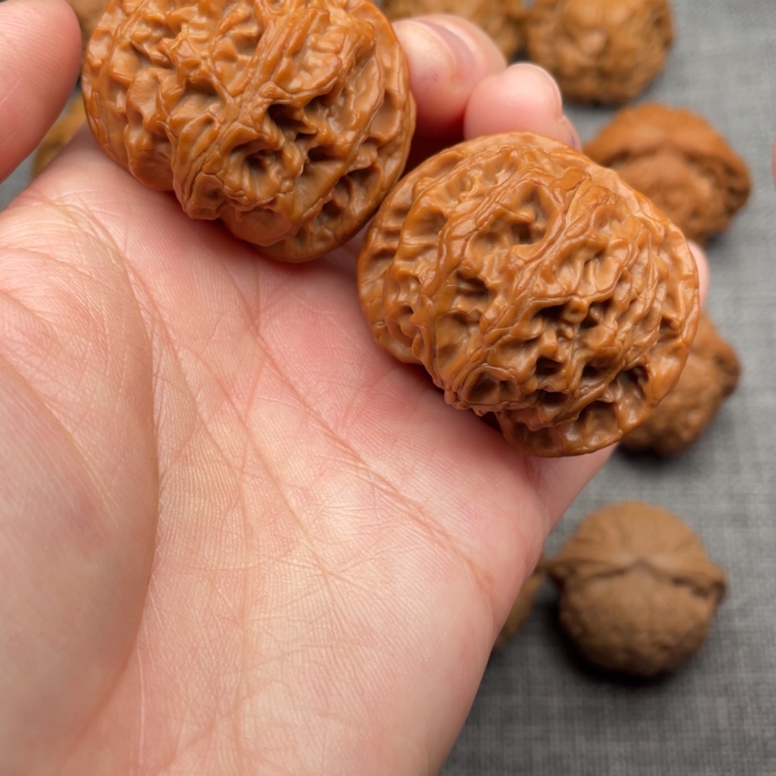 文玩核桃把件41老树球苹果红皮