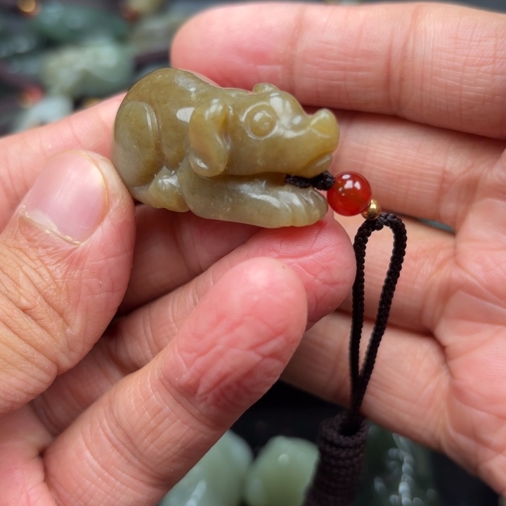 和田玉吊坠未镶嵌