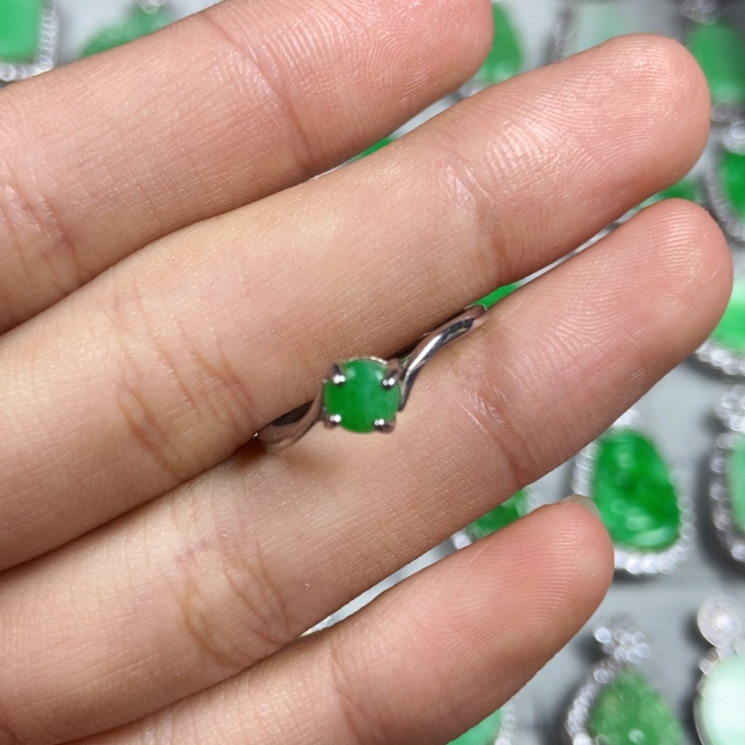 未镶嵌戒指翡翠蛋面