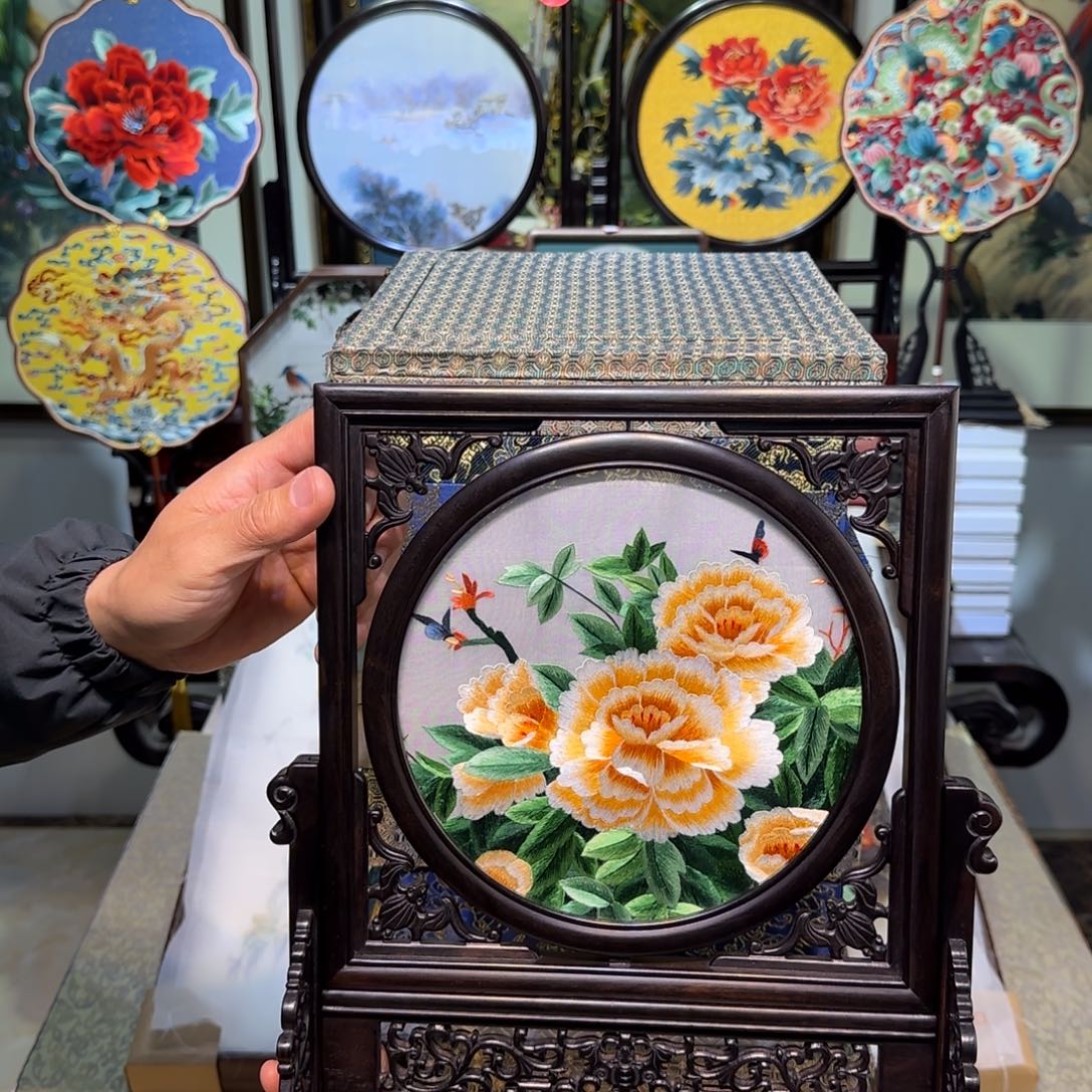 刺绣刺绣工艺精湛