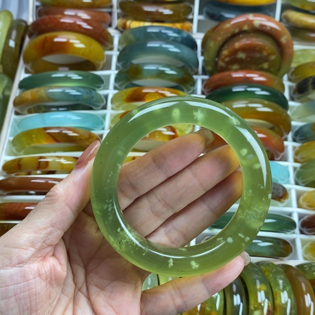 未镶嵌蛇纹石玉手镯58