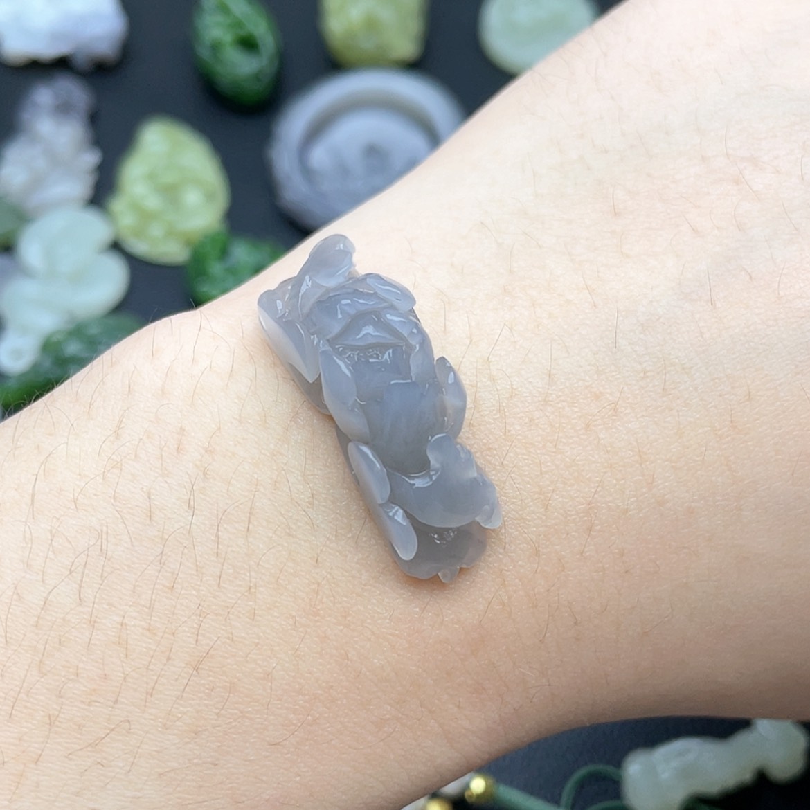 【闪购商品】和田玉未镶嵌颈饰齐****窗