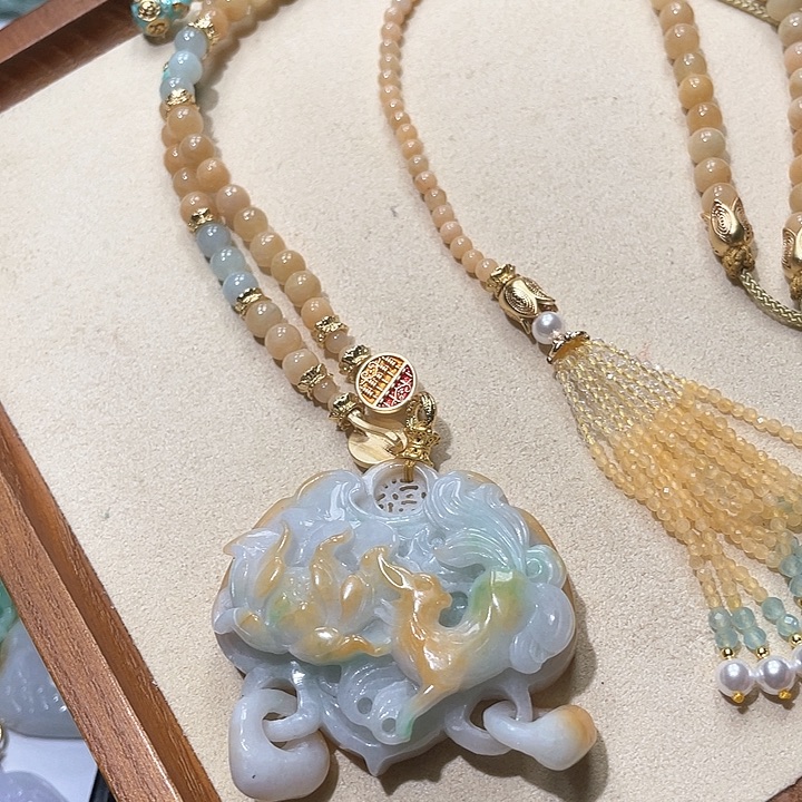 翡翠颈饰未镶嵌翡翠吊坠