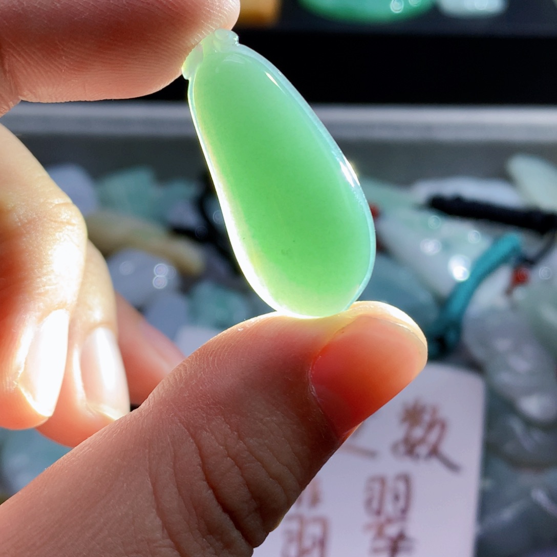 翡翠未镶嵌颈饰翡翠