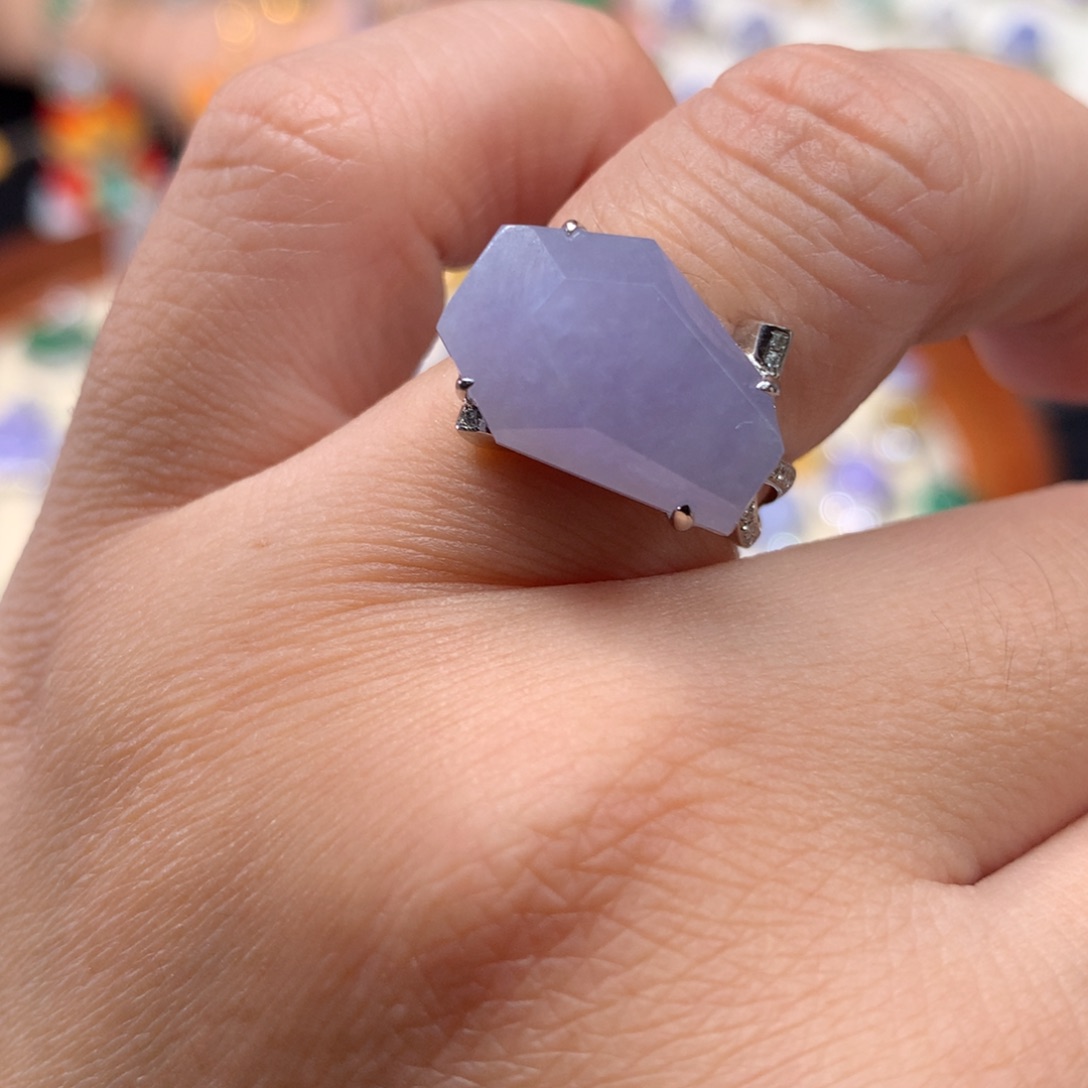 18K金镶嵌戒指翡翠随形戒指