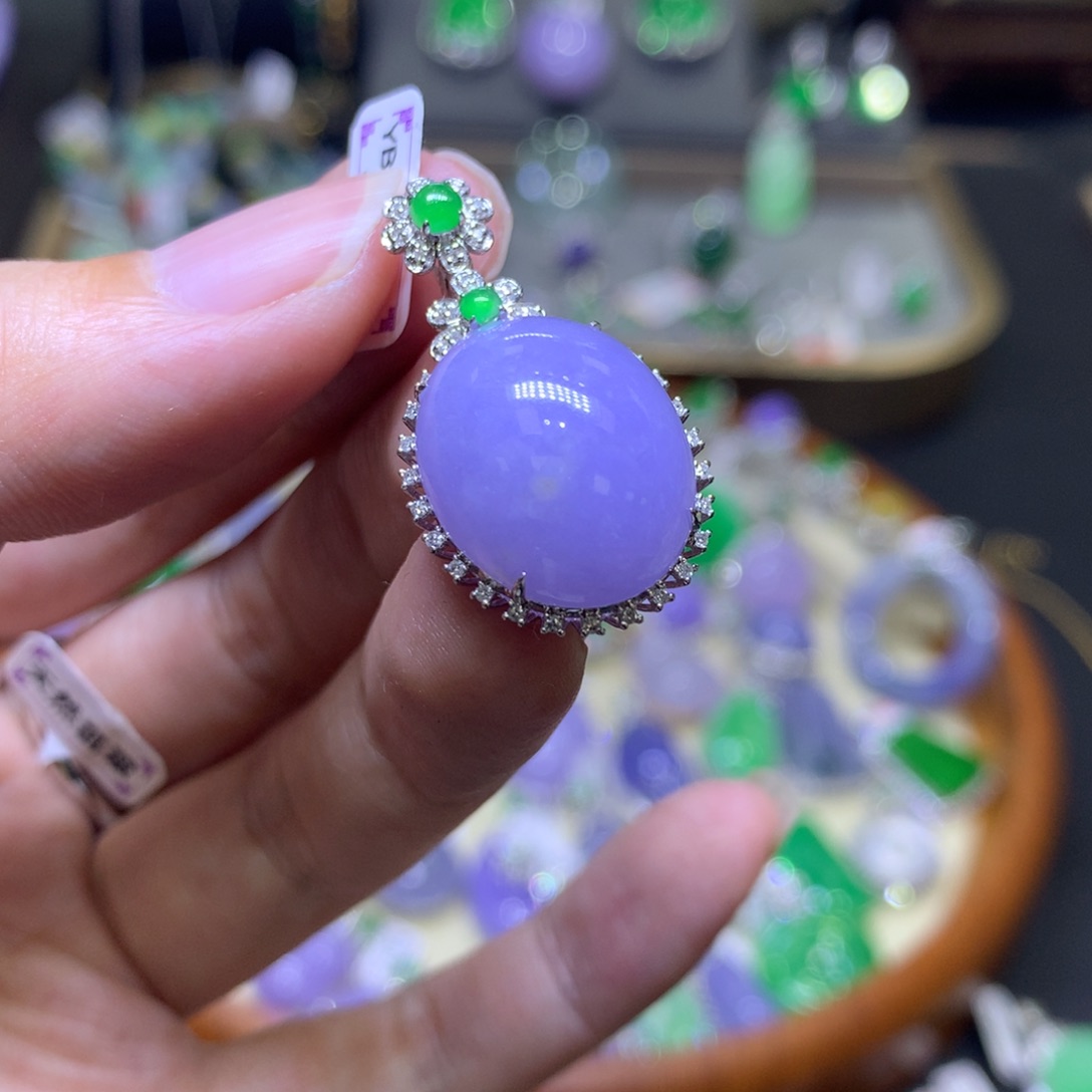 翡翠18K金镶嵌颈饰 翡翠吊坠项链