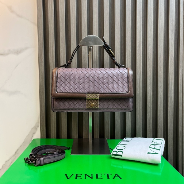 95新/葆蝶家/市场价99999/包包/250211RN0013