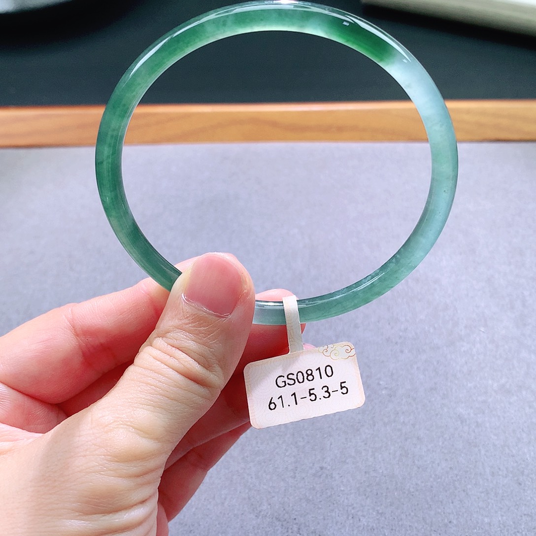 翡翠手镯未镶嵌天然翡翠手镯