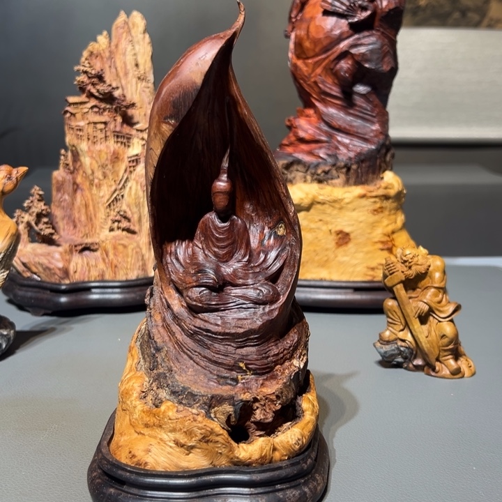 阿***。荔枝木北魏香炉摆件