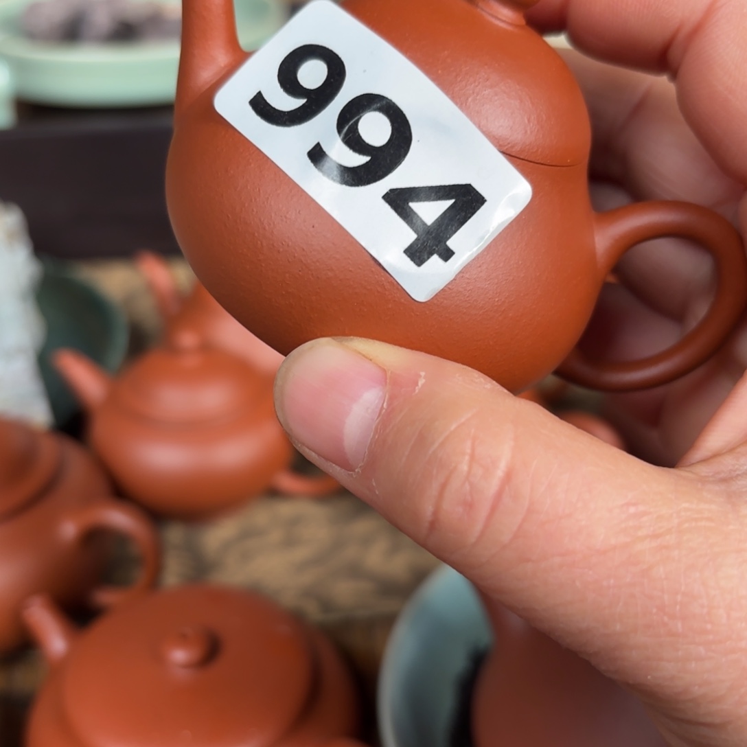 紫砂茶壶郑**¥小品怀梨壶朱泥