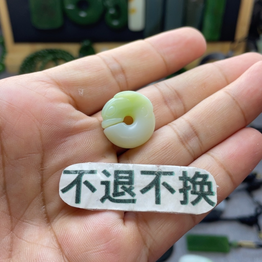 颈饰未镶嵌和田玉
