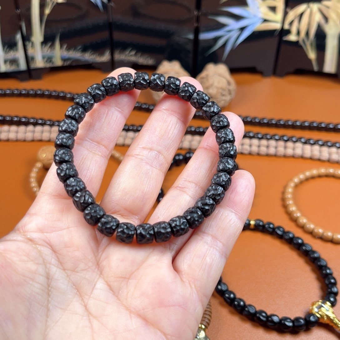 椰蒂吊坠55666777888889