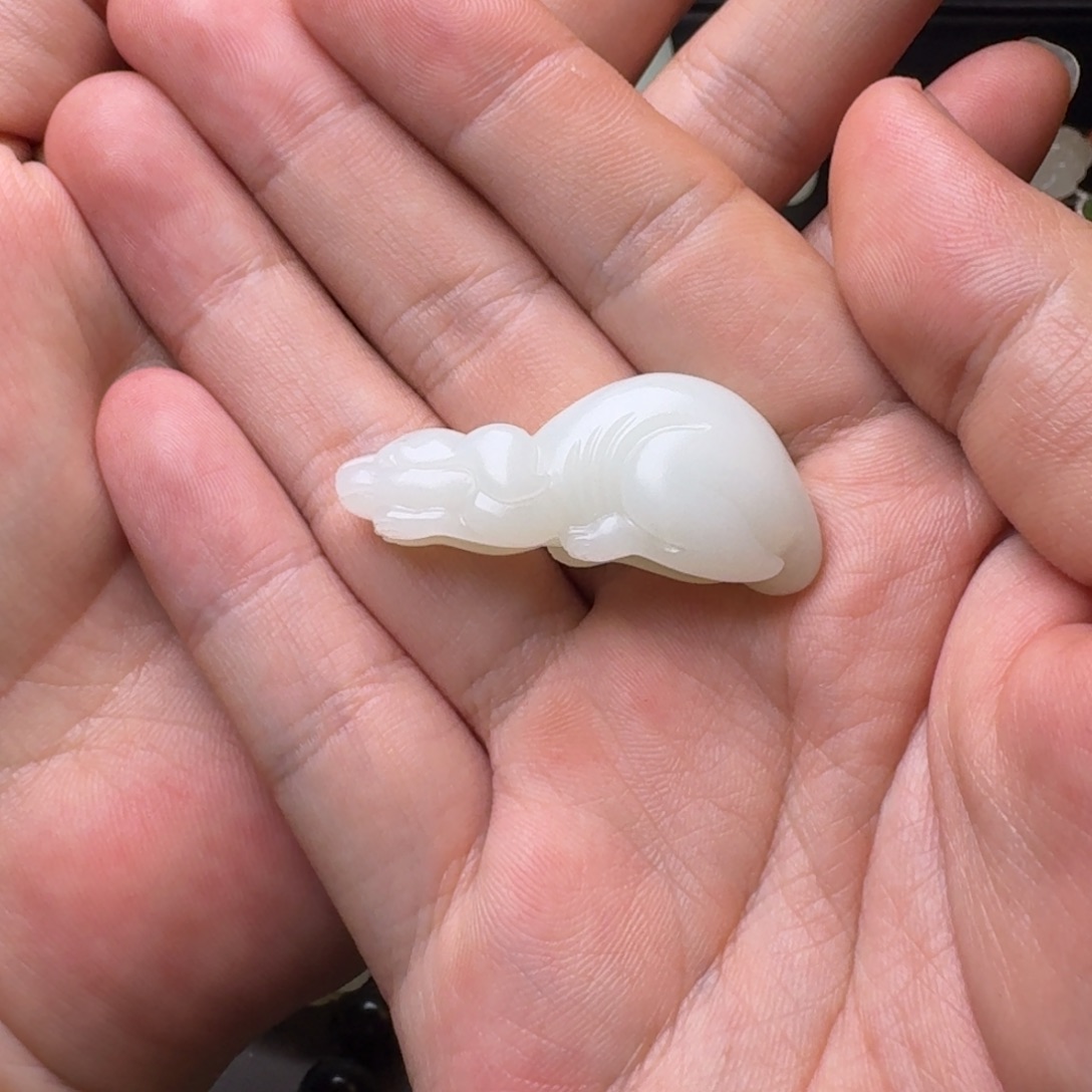 *****和田玉未镶嵌颈饰