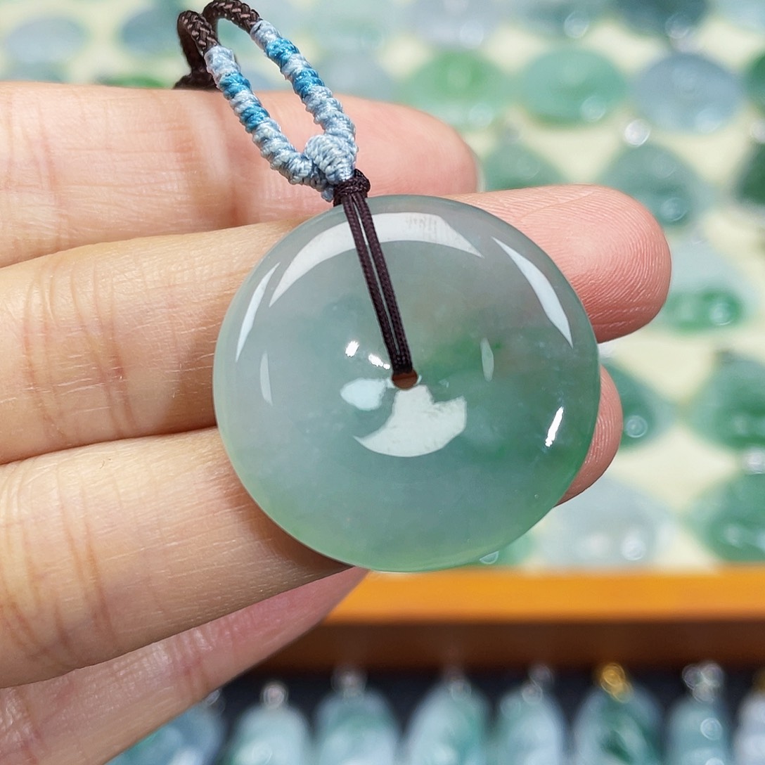 翡翠颈饰未镶嵌吊坠