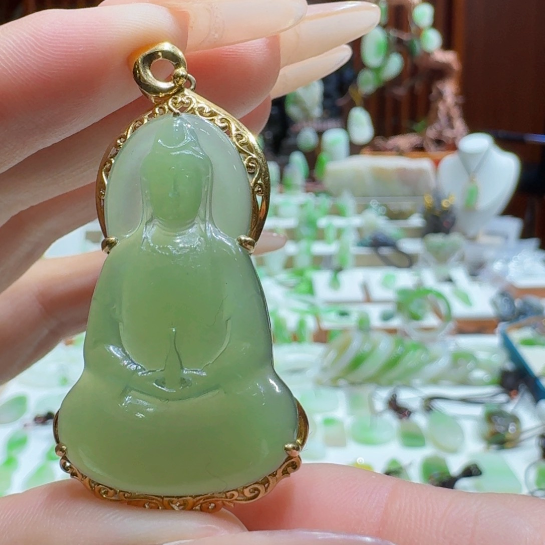 和田玉湖水绿观自在18K金镶嵌