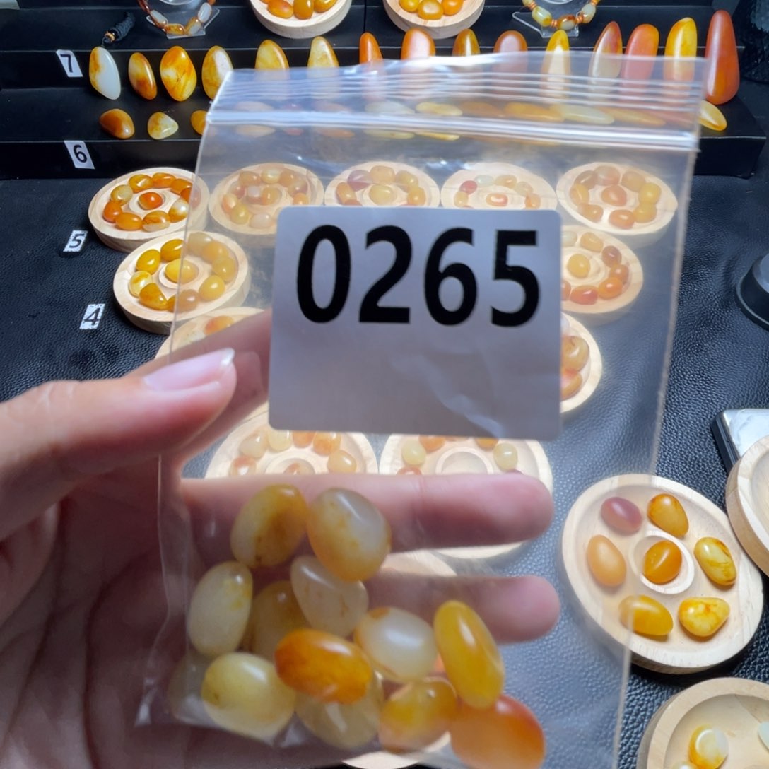 和田玉未镶嵌吊坠(不含链)Y****?