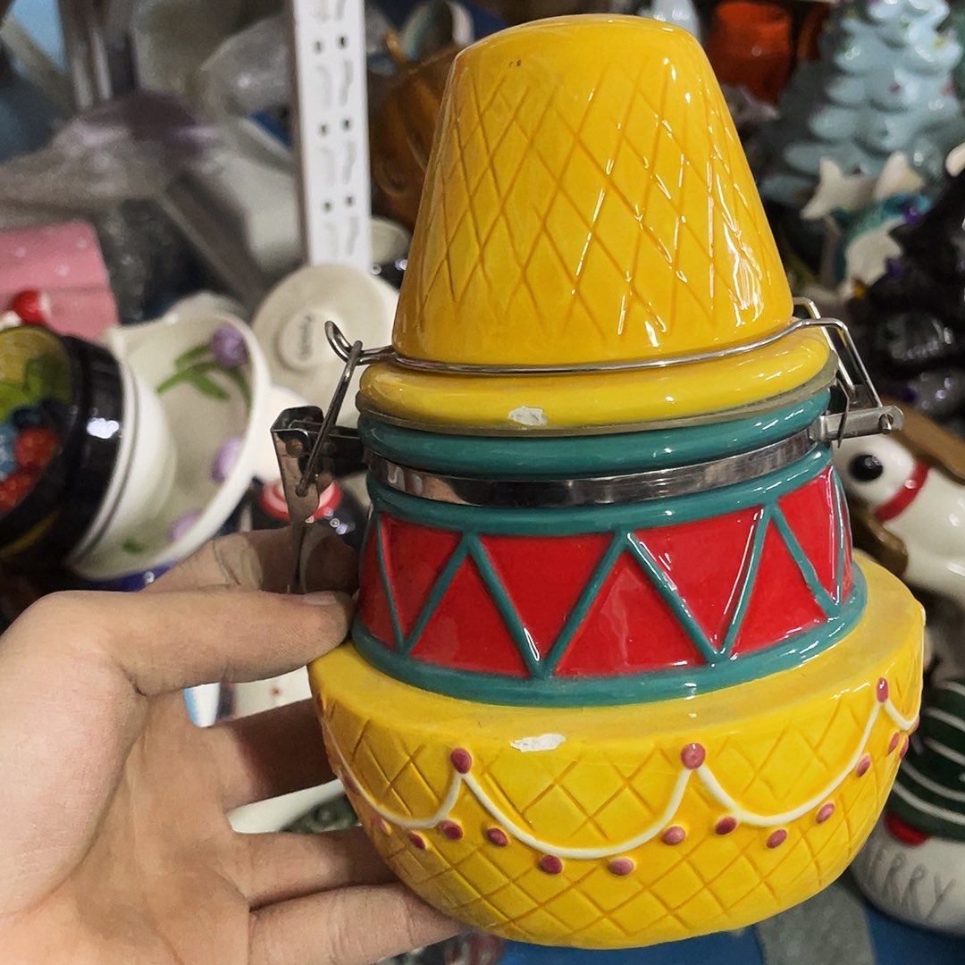 摆件   磕碰。封釉。