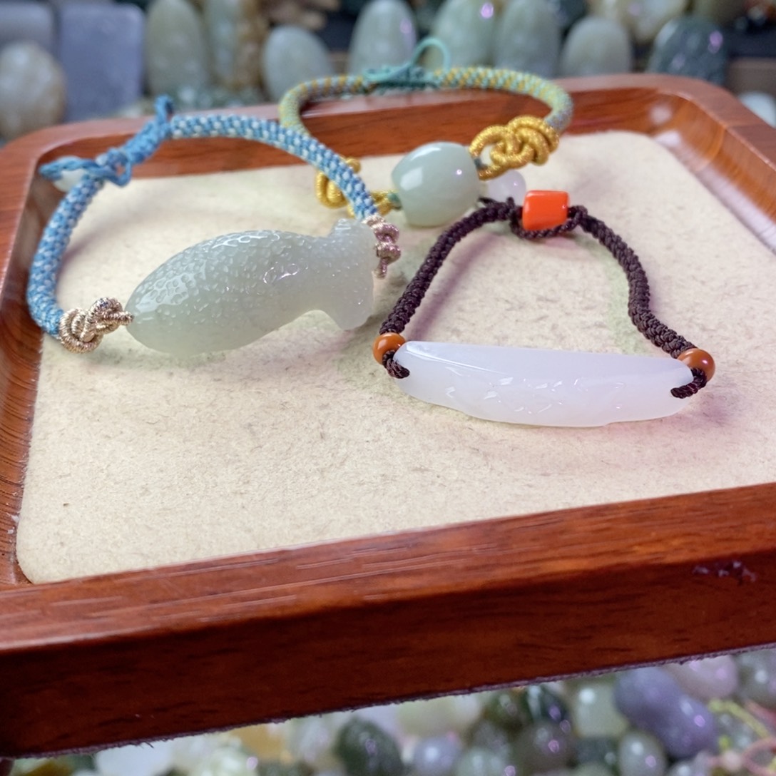 和田玉颈饰未镶嵌单个