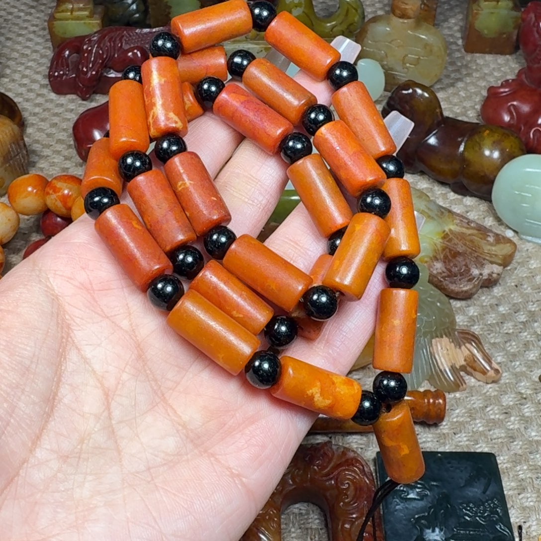 蛇纹石玉未镶嵌颈饰