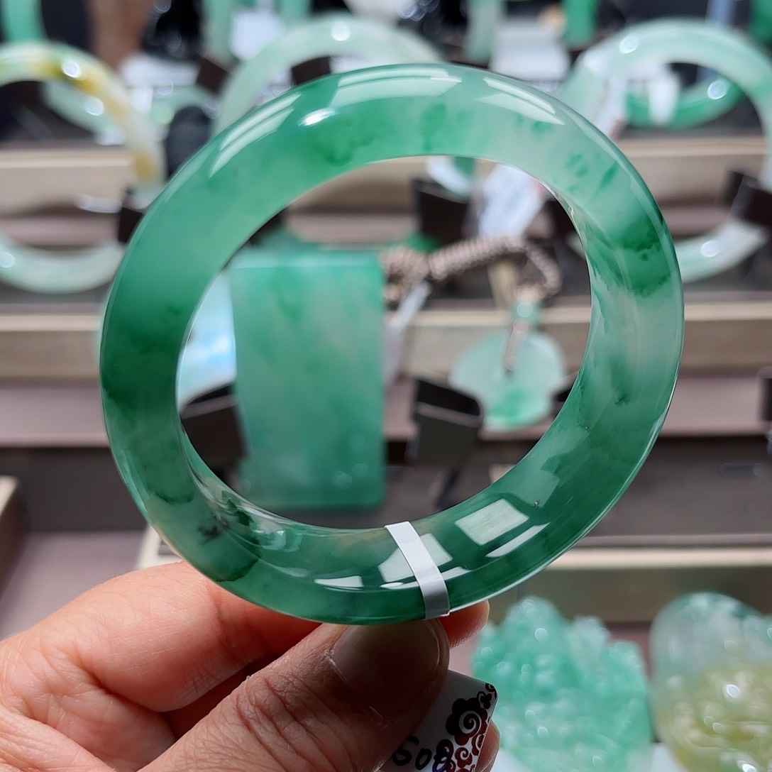 石英质玉颈饰未镶嵌