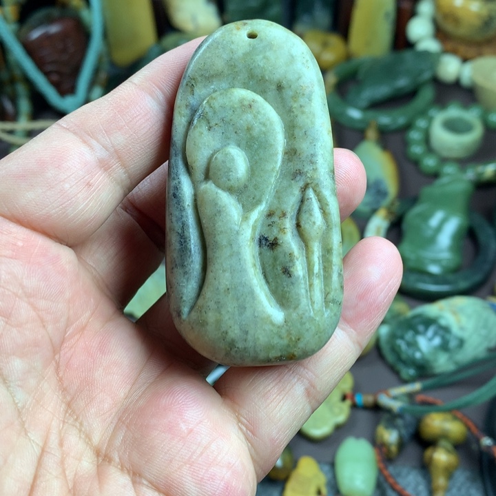吊坠(赠链)未镶嵌岫岩河磨玉（透闪石质玉）