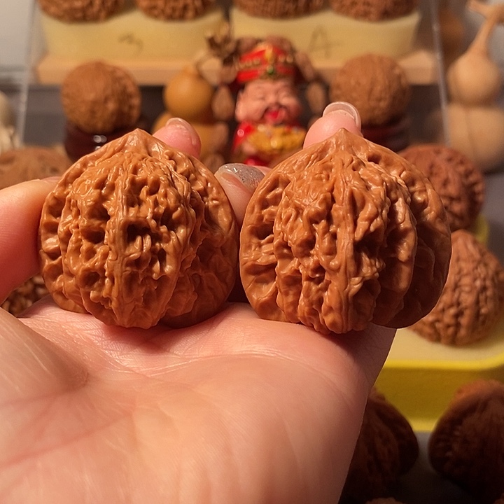 文玩核桃吊坠42霞云玲