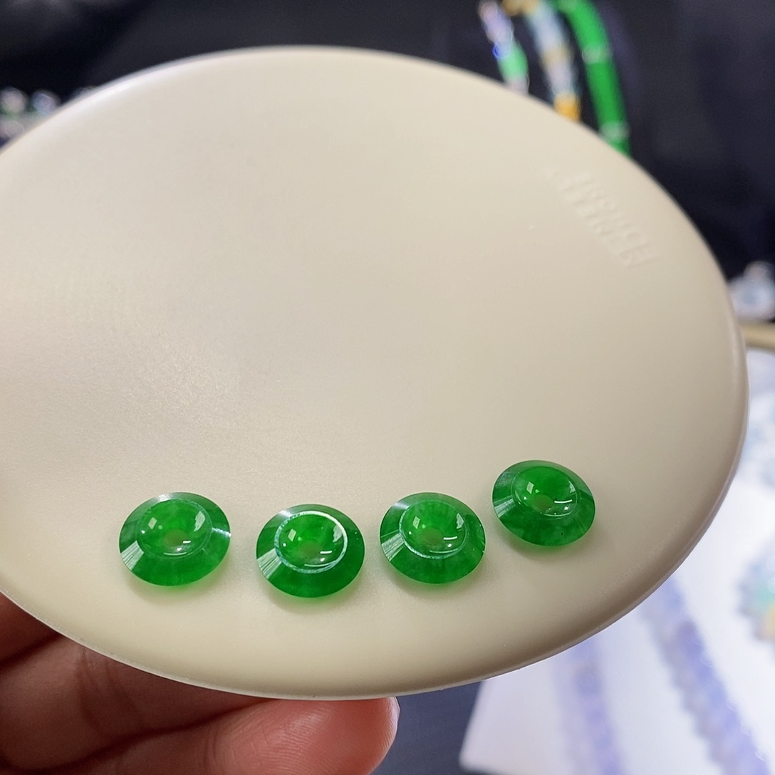 翡翠把件未镶嵌一手甜甜圈