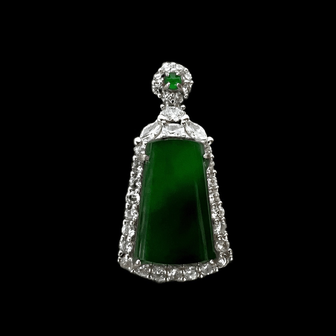 F4749翡翠吊坠孤品！