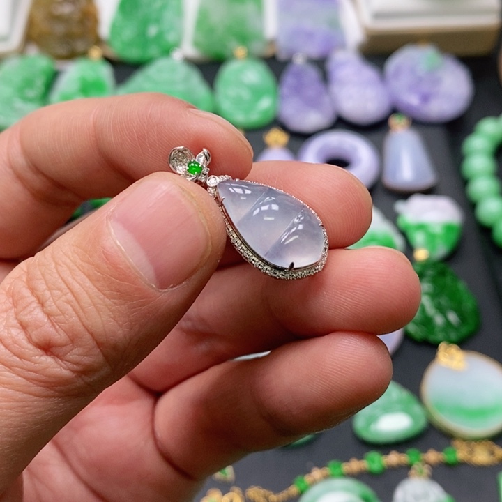 翡翠颈饰未镶嵌吊坠